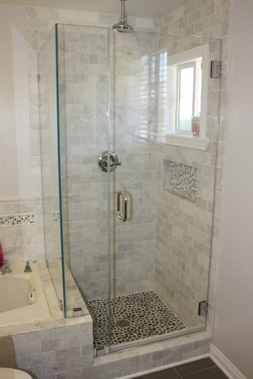 Frameless Glass shower Doors