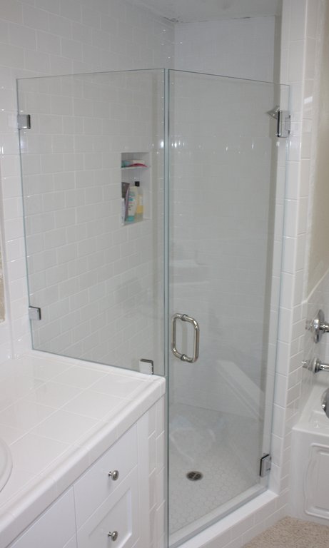 Frameless Glass shower Doors